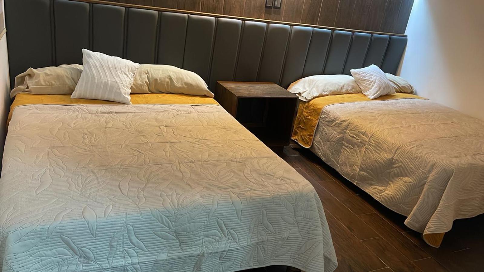 Hotel Santa Cruz Чиуауа Екстериор снимка