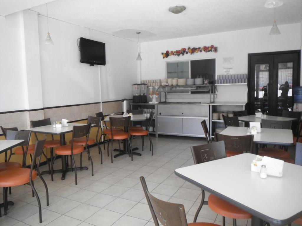 Hotel Santa Cruz Чиуауа Екстериор снимка